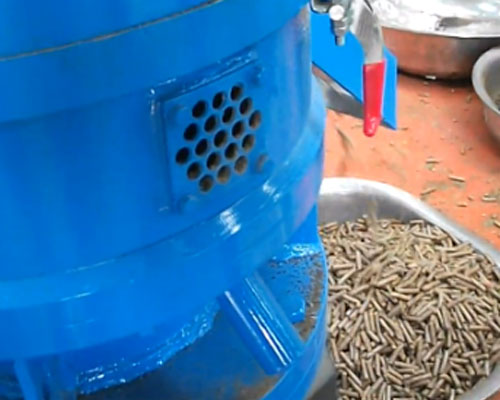 小型飼料顆粒機生（shēng）產加工視（shì）頻